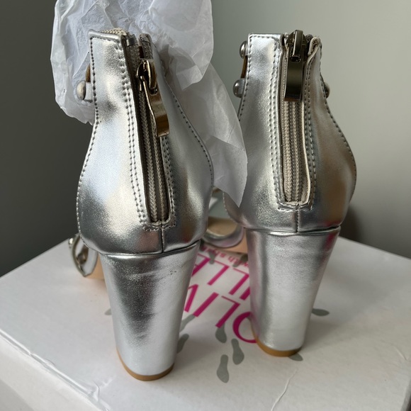 Silver Sandals with Chunky Heel - Picture 4 of 7